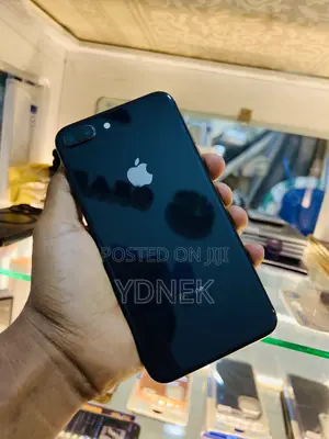 Photo - Apple iPhone 8 Plus 64 GB Black