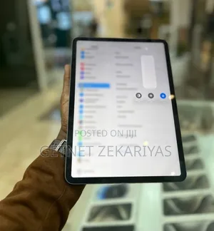 Photo - New Apple iPad Pro 12.9 (2020) 256 GB Silver