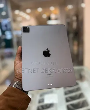 New Apple iPad Pro 12.9 (2020) 256 GB Silver