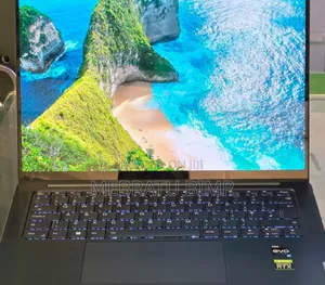 New Laptop Lenovo Yoga 710 32GB Intel Core I7 SSD 1T