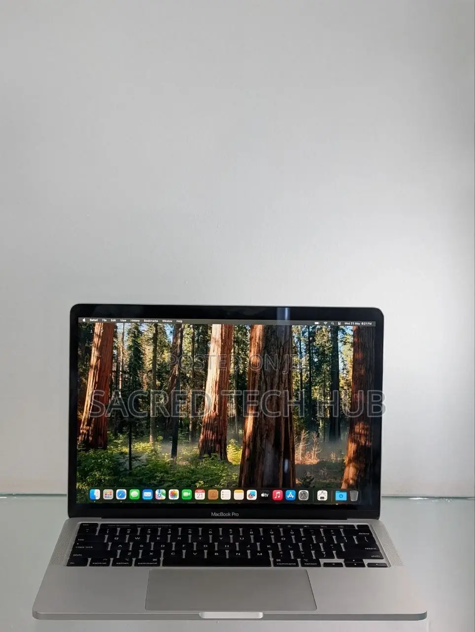 New Laptop Apple MacBook Pro 2020 8GB Intel Core I5 SSD 256GB