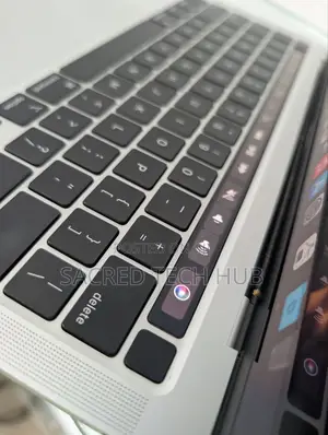 New Laptop Apple MacBook Pro 2020 8GB Intel Core I5 SSD 256GB