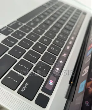 Photo - New Laptop Apple MacBook Pro 2020 8GB Intel Core I5 SSD 256GB