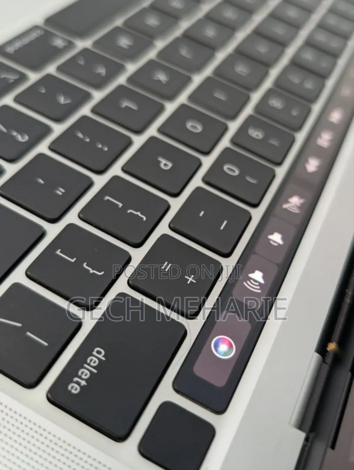 New Laptop Apple MacBook Pro 2020 8GB Intel Core I5 SSD 256GB