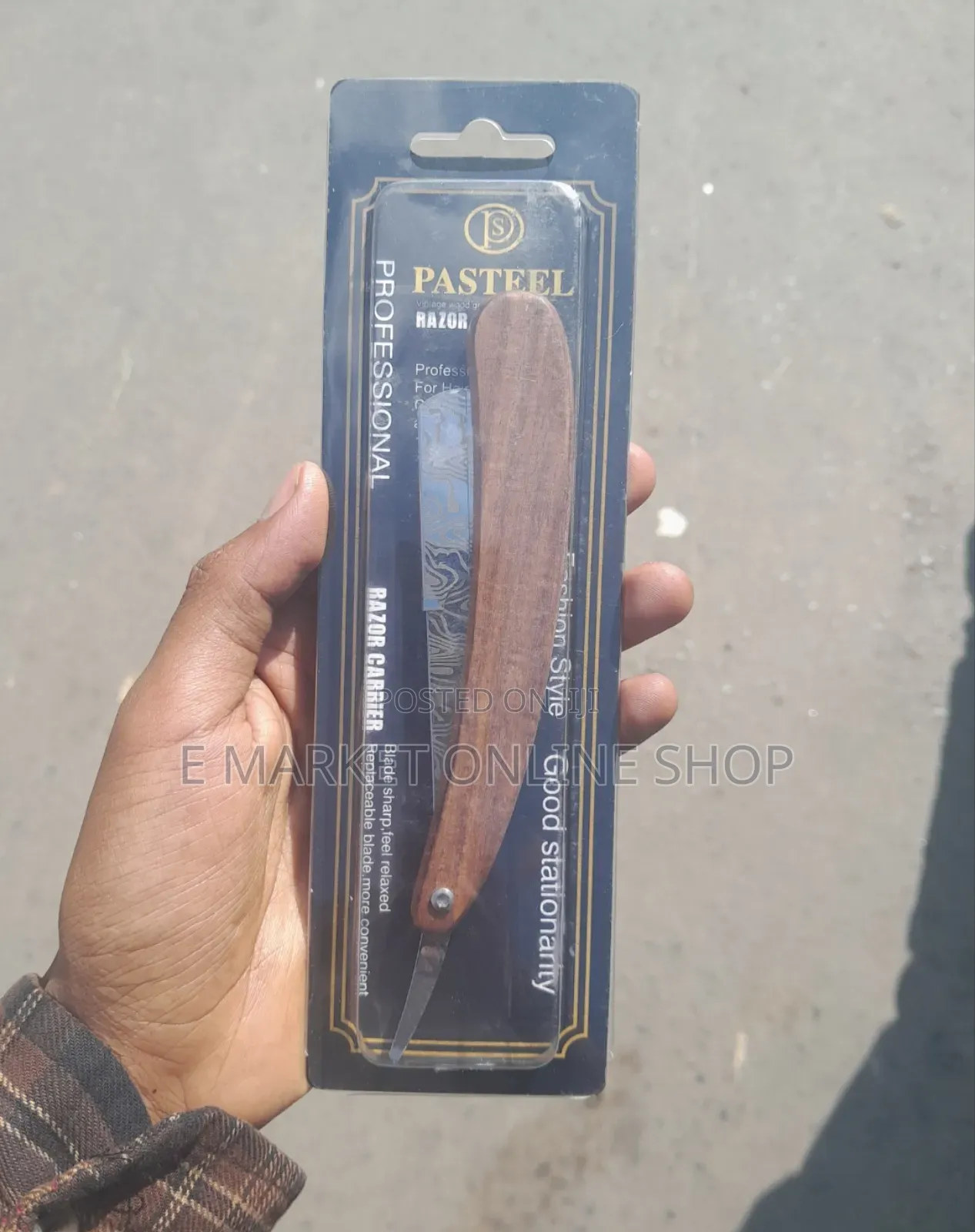 Pasteel Razor Engineered for Perfection