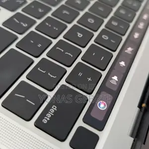 New Laptop Apple MacBook Pro 2020 8GB Intel Core I5 SSD 256GB