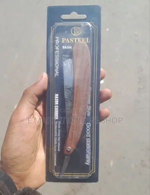 Photo - Pasteel Razor Dermatologist-Approved for a Gentle Shave