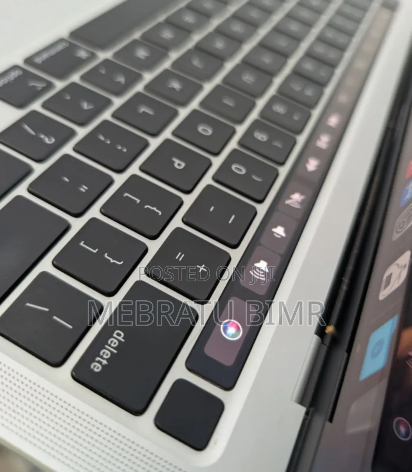 New Laptop Apple MacBook Pro 2020 8GB Intel Core I5 SSD 256GB