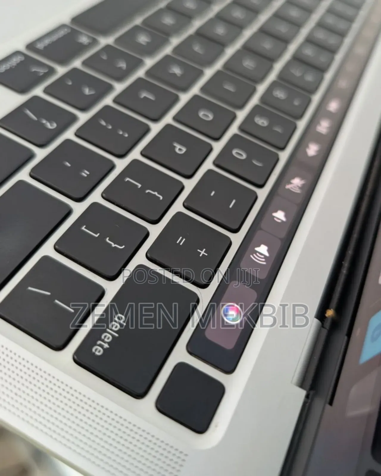 New Laptop Apple MacBook Pro M1 8GB Intel Core I5 SSD 256GB