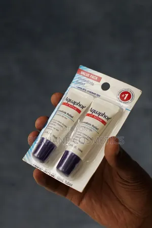 Photo - Aquaphor Lip Repair