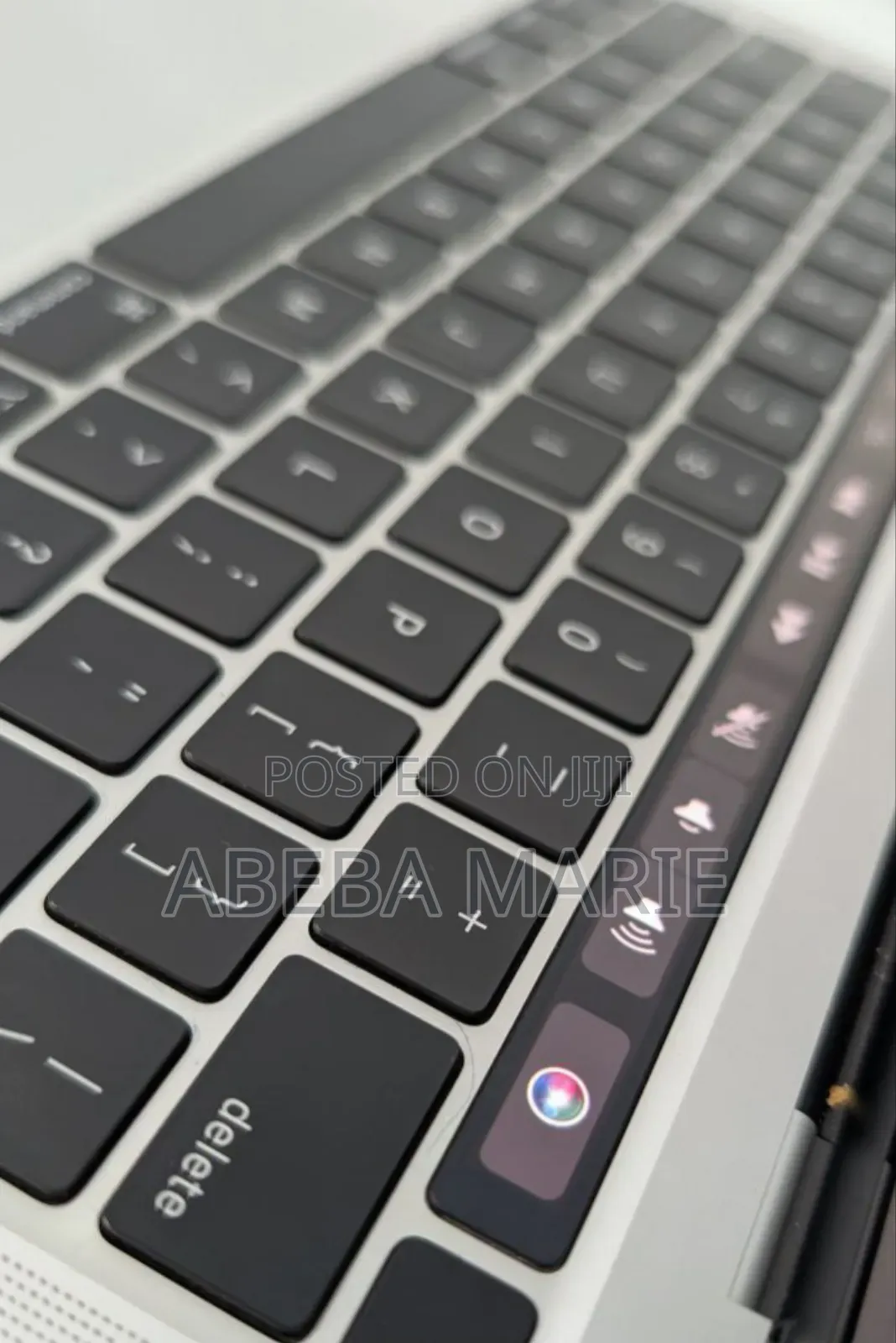 New Laptop Apple MacBook Pro 2020 8GB Intel Core I5 SSD 256GB