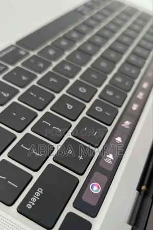 Photo - New Laptop Apple MacBook Pro 2020 8GB Intel Core I5 SSD 256GB