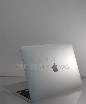 New Laptop Apple MacBook Pro 2020 8GB Intel Core I5 SSD 256GB