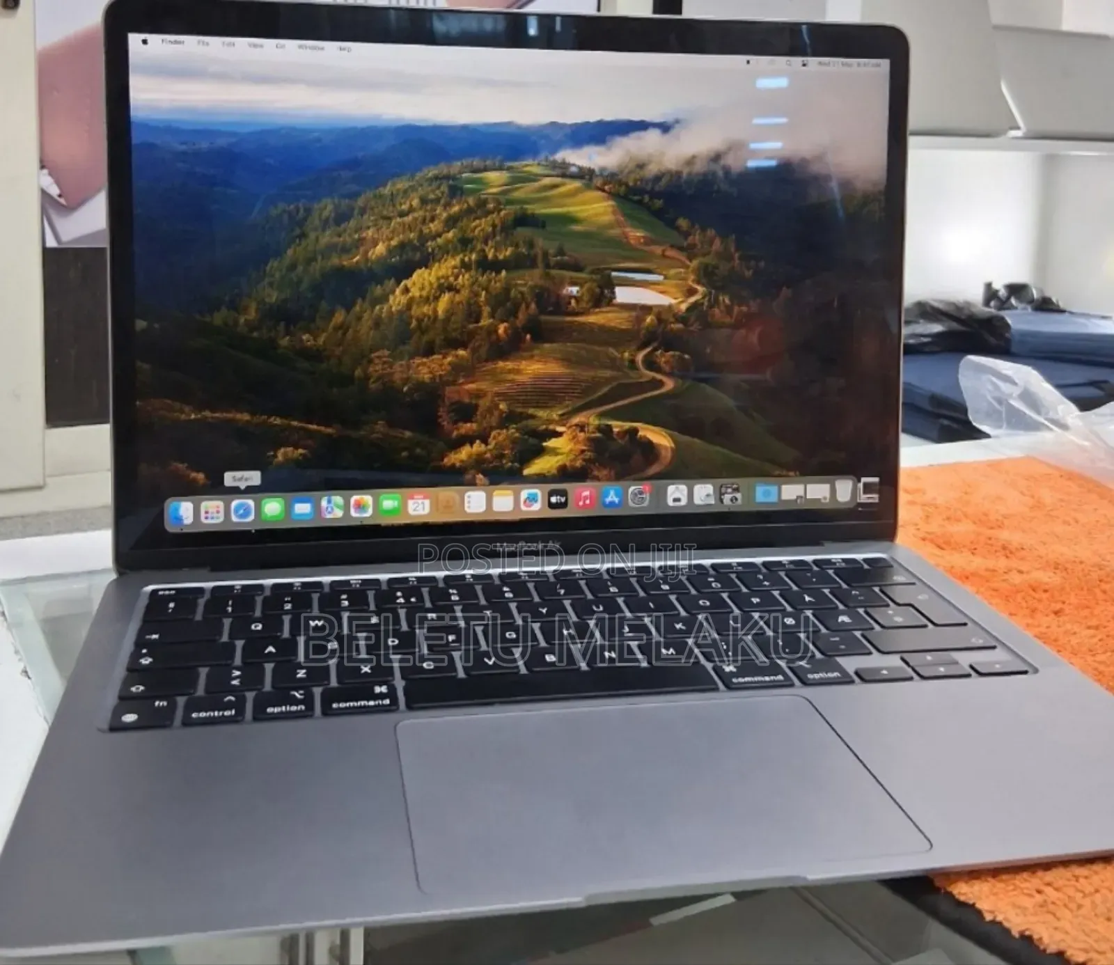 New Laptop Apple MacBook Air 2020 M1 8GB Apple M1 SSD 256GB