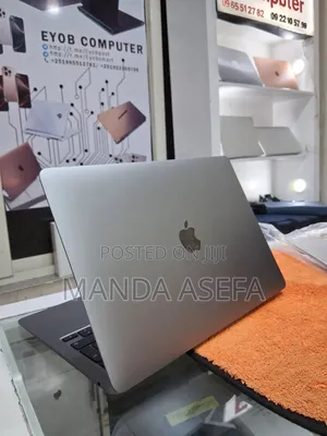 Photo - New Laptop Apple MacBook Air 8GB Apple M1 SSD 256GB