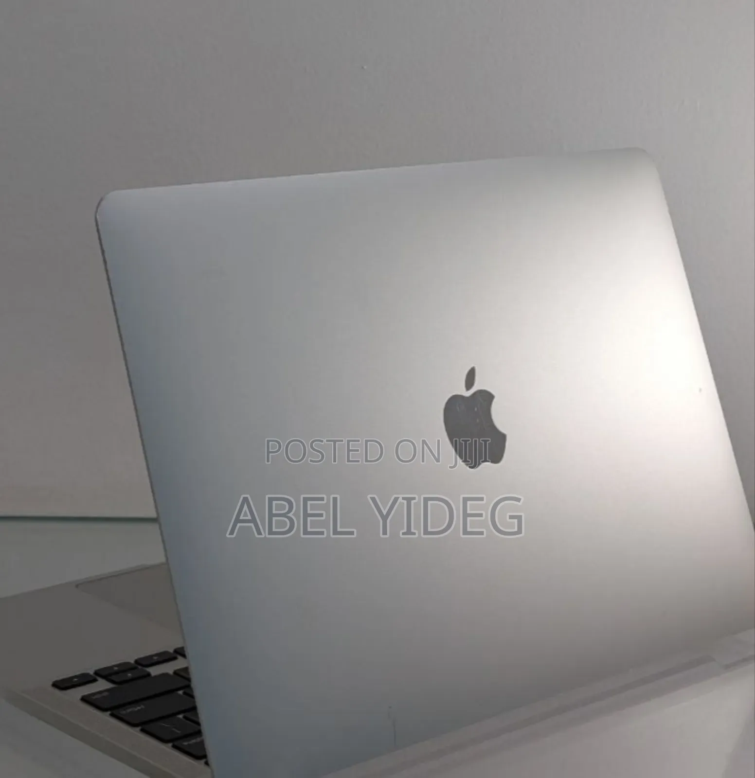 New Laptop Apple MacBook Pro 2020 8GB Intel Core I5 SSD 256GB