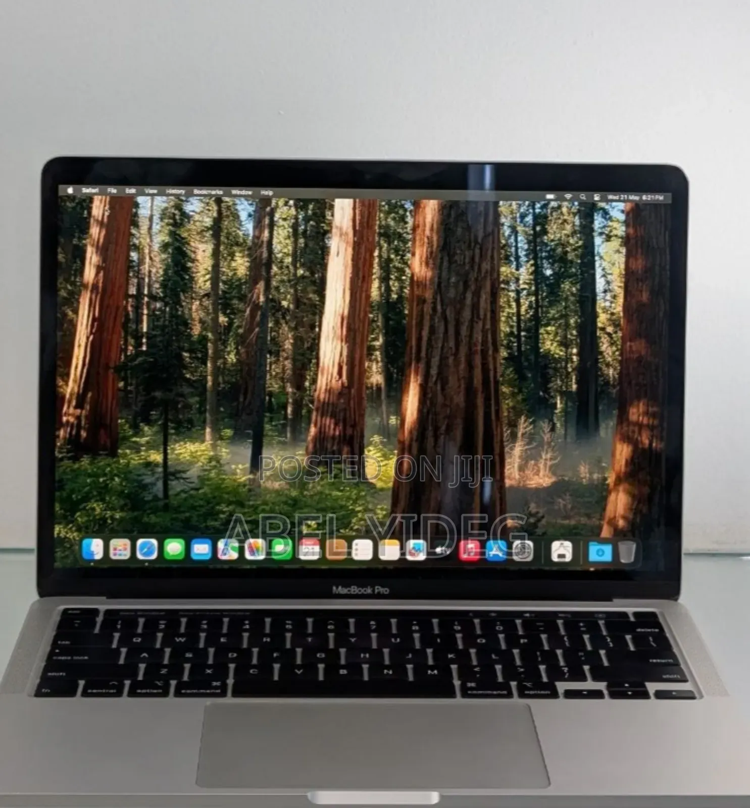 New Laptop Apple MacBook Pro 2020 8GB Intel Core I5 SSD 256GB