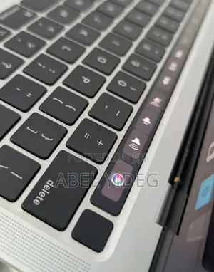 New Laptop Apple MacBook Pro 2020 8GB Intel Core I5 SSD 256GB