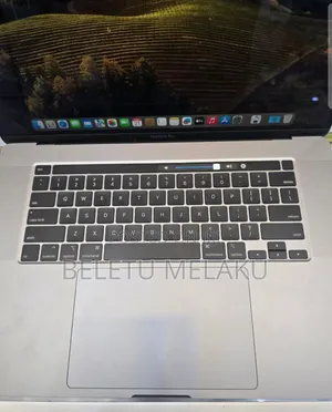 Photo - New Laptop Apple MacBook Pro 2019 16GB Intel Core I9 SSD 1T