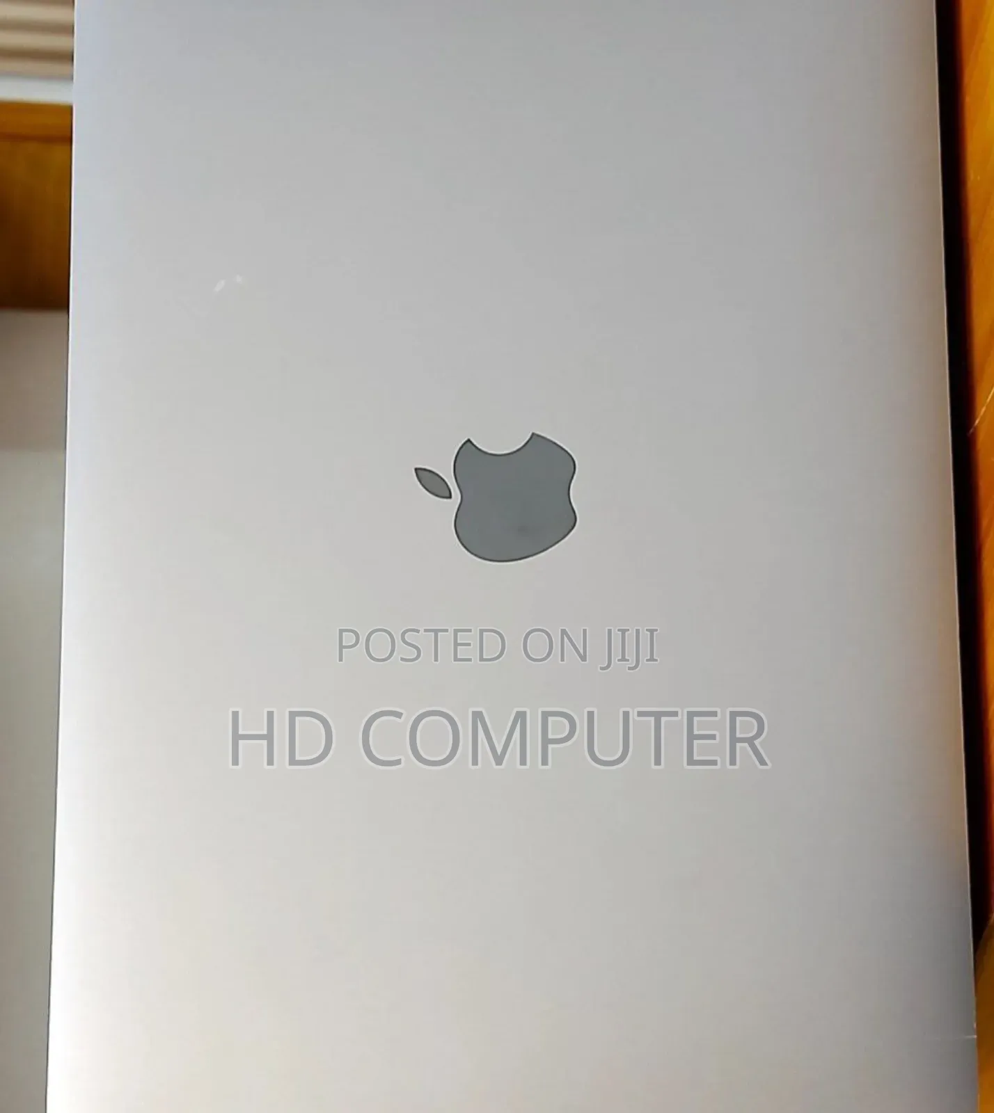 New Laptop Apple MacBook Pro 2022 M2 8GB Apple M2 SSD 256GB