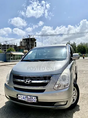Photo - Hyundai Starex 2013 Silver