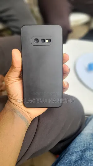 Samsung Galaxy S10e 128 GB Blue