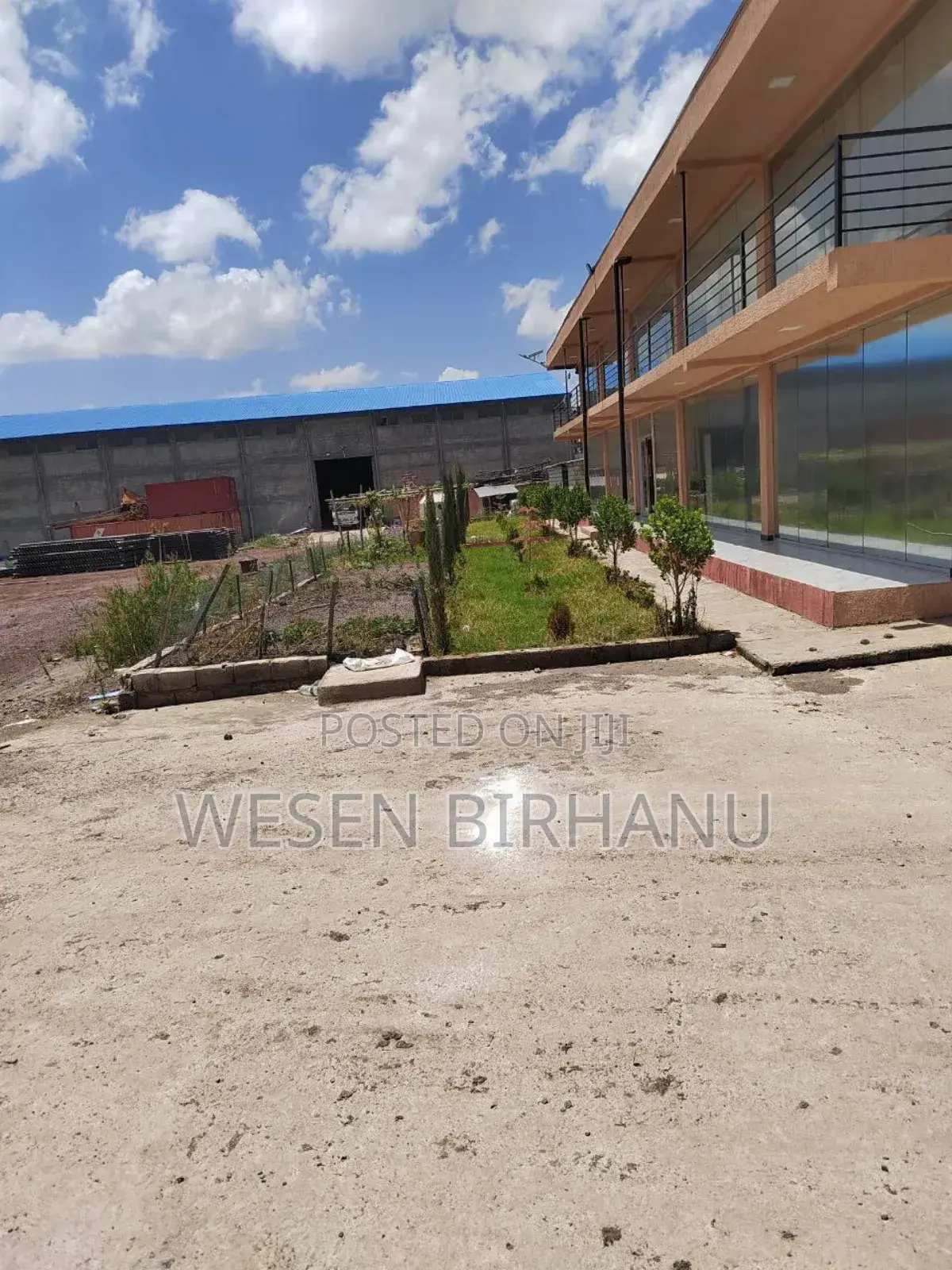 20bdrm Block of Flats in መገዘን, Addis Ketema for sale