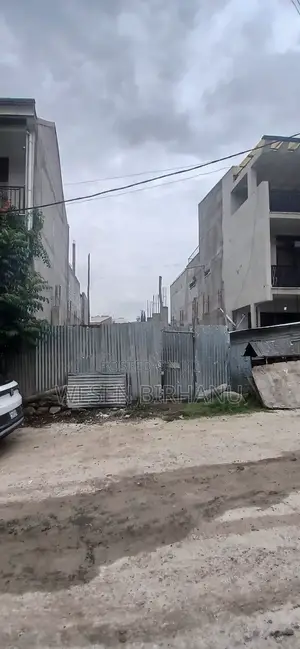 8bdrm House in የ ግል ቤት, Addis Ketema for sale