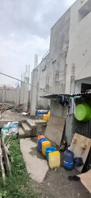 8bdrm House in የ ግል ቤት, Addis Ketema for sale