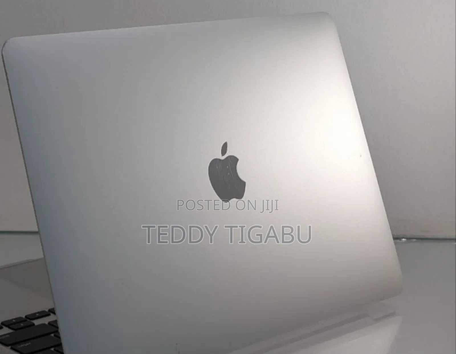 New Laptop Apple MacBook Pro 8GB Intel Core I5 SSD 256GB