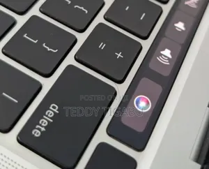 New Laptop Apple MacBook Pro 8GB Intel Core I5 SSD 256GB