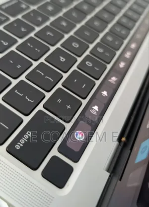 New Laptop Apple MacBook 8GB Intel Core I5 SSD 256GB