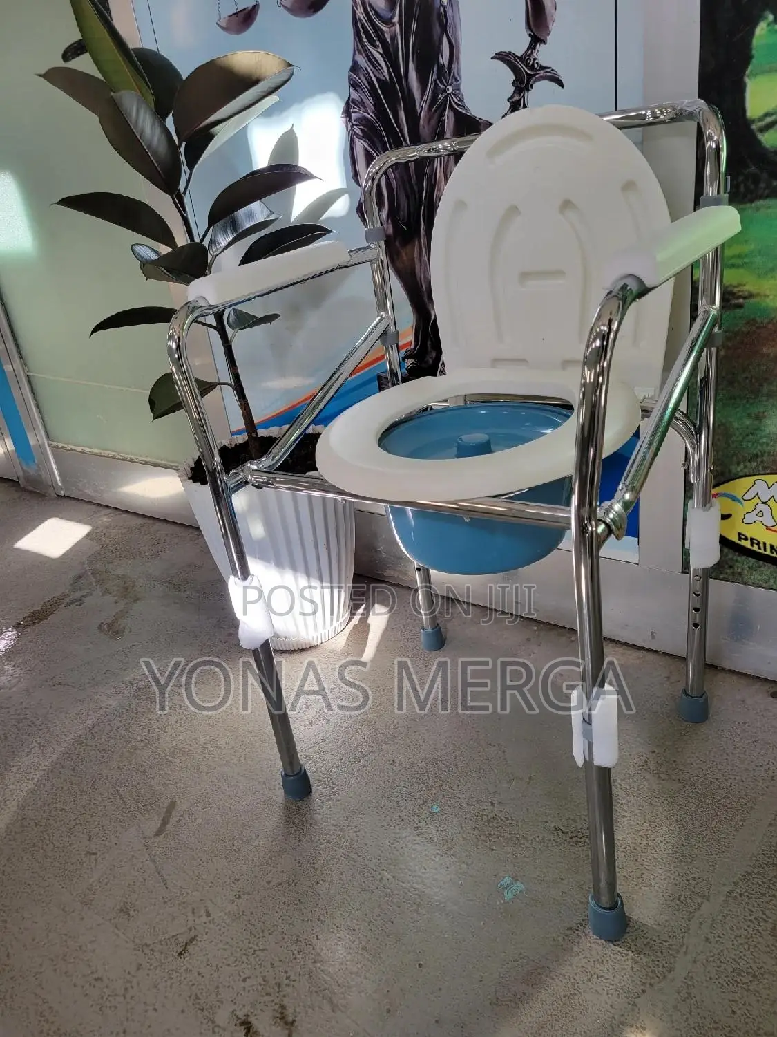 Commode Chair Premium× Wheels-White,Standard፩ىcommode Chair