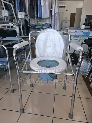 Raised Toilet Seat With Handles Up to 150kg፶يcommode Chair