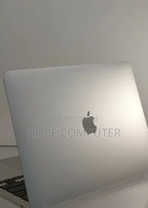 Photo - New Laptop Apple MacBook Pro 2020 8GB Intel Core I5 SSD 256GB