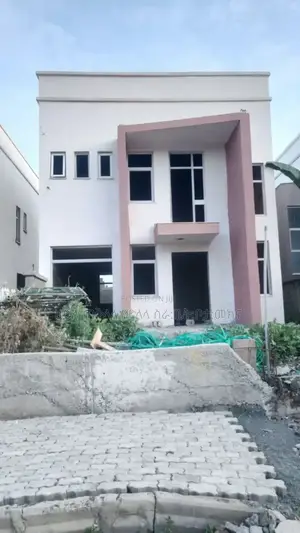 6bdrm House in Legetafo, Oromia-Finfinne for sale