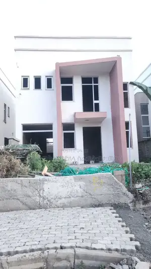 6bdrm House in Legetafo, Oromia-Finfinne for sale