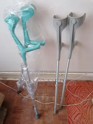 Photo - Adjustable Forearmfor Adults (X 2)፸قcrutches2ؤkranch/Crutch