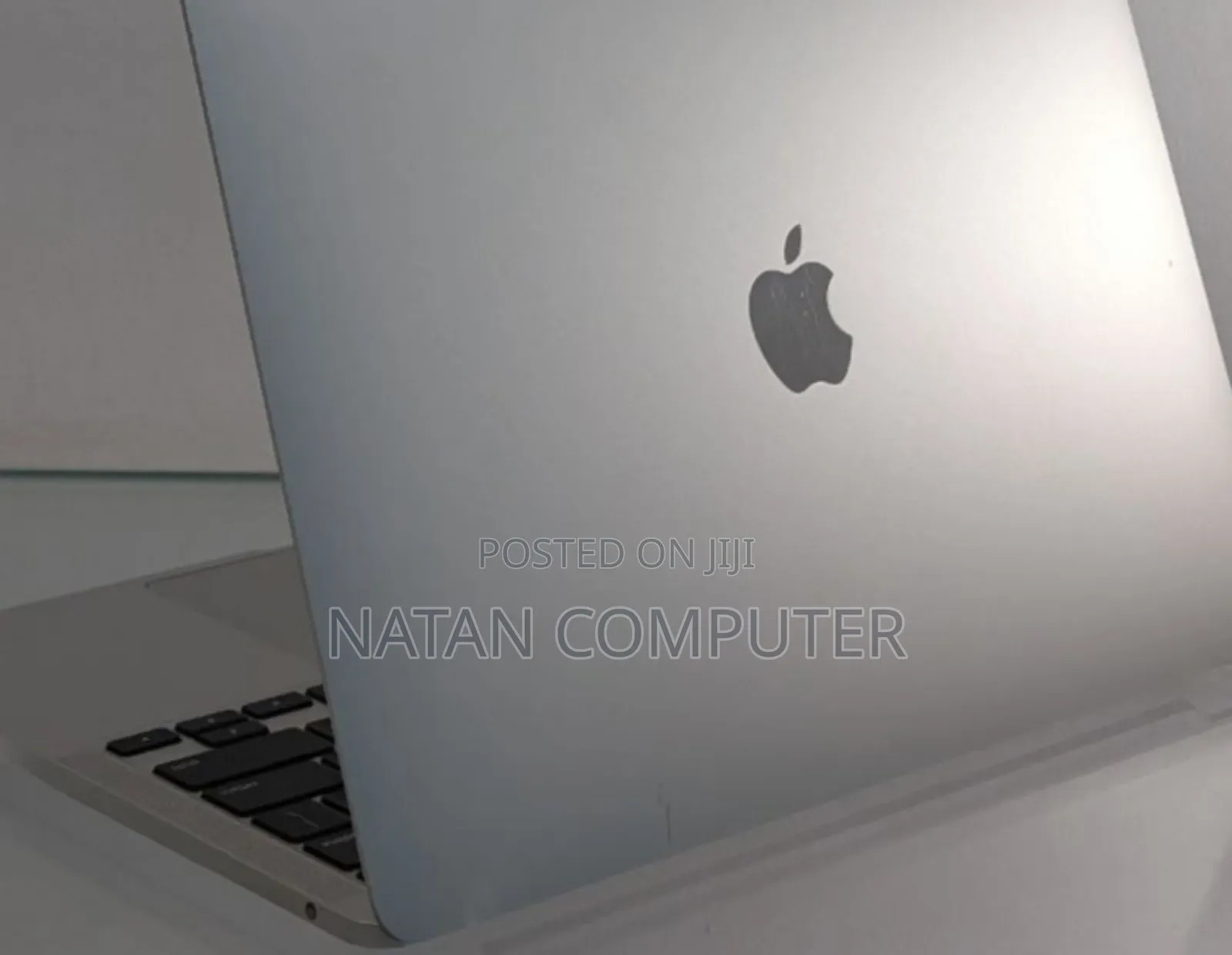 New Laptop Apple MacBook Pro 2020 8GB Intel Core I5 SSD 256GB