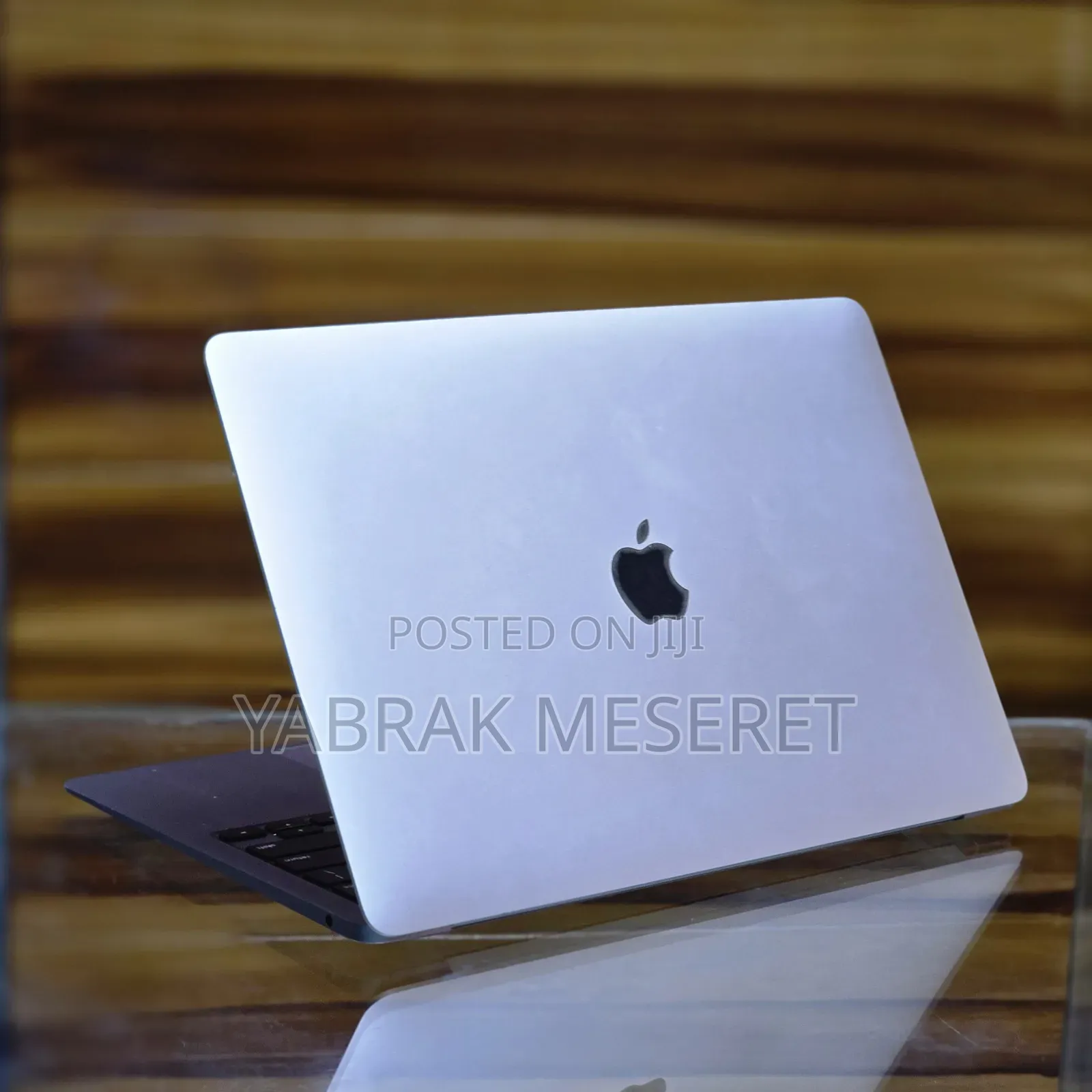 New Laptop Apple MacBook 2020 8GB Intel Core I5 SSD 256GB