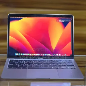 New Laptop Apple MacBook 2020 8GB Intel Core I5 SSD 256GB