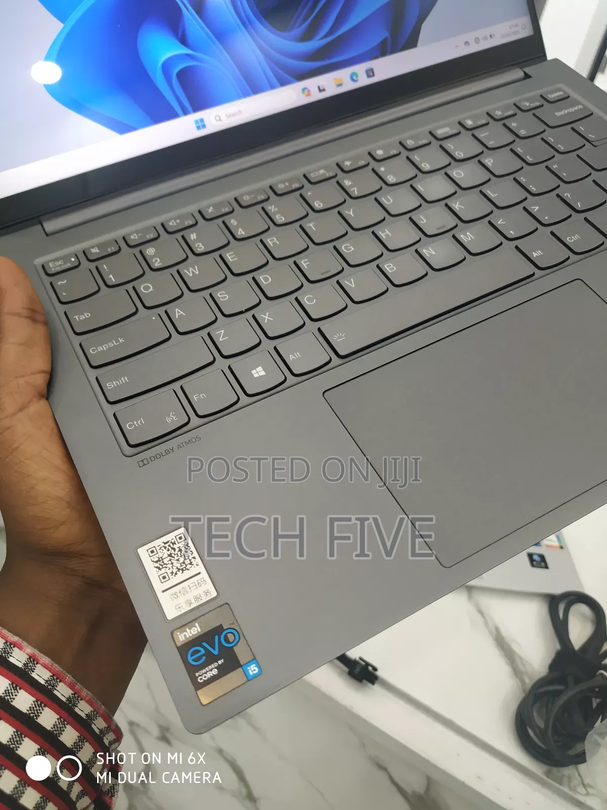 New Laptop Lenovo Yoga C740 16GB Intel Core I5 SSD 512GB