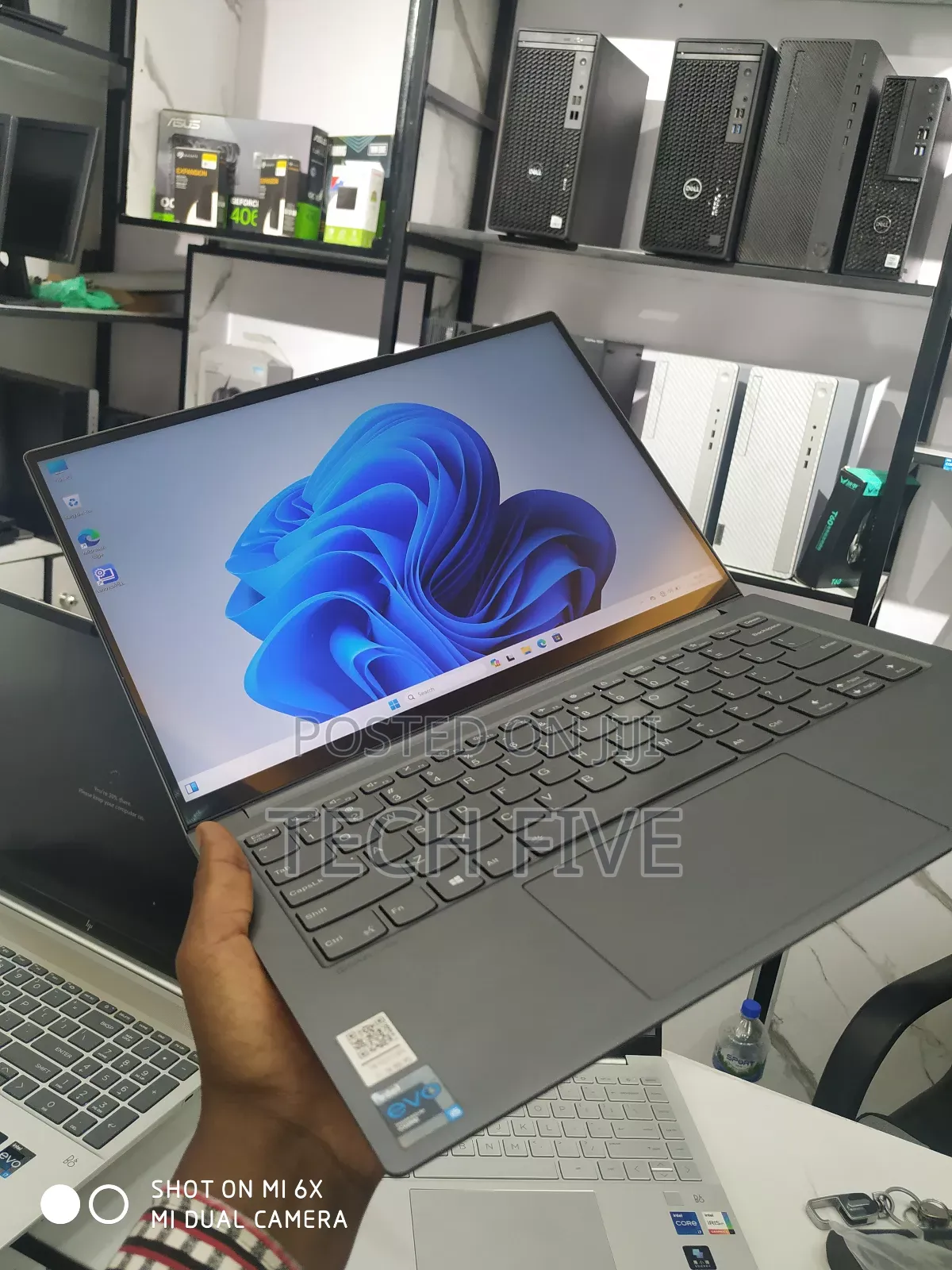 New Laptop Lenovo Yoga C740 16GB Intel Core I5 SSD 512GB