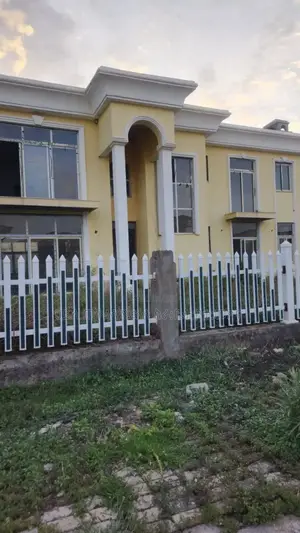 Photo - 5bdrm House in Ccd Real State, Oromia-Finfinne for sale