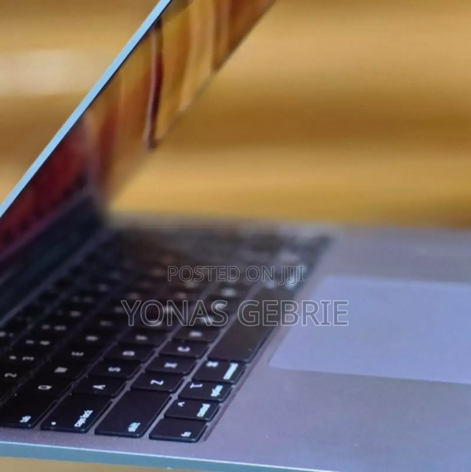 New Laptop Apple MacBook Pro 2020 8GB Intel Core I5 SSD 256GB