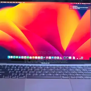 New Laptop Apple MacBook Pro 2020 8GB Intel Core I5 SSD 256GB
