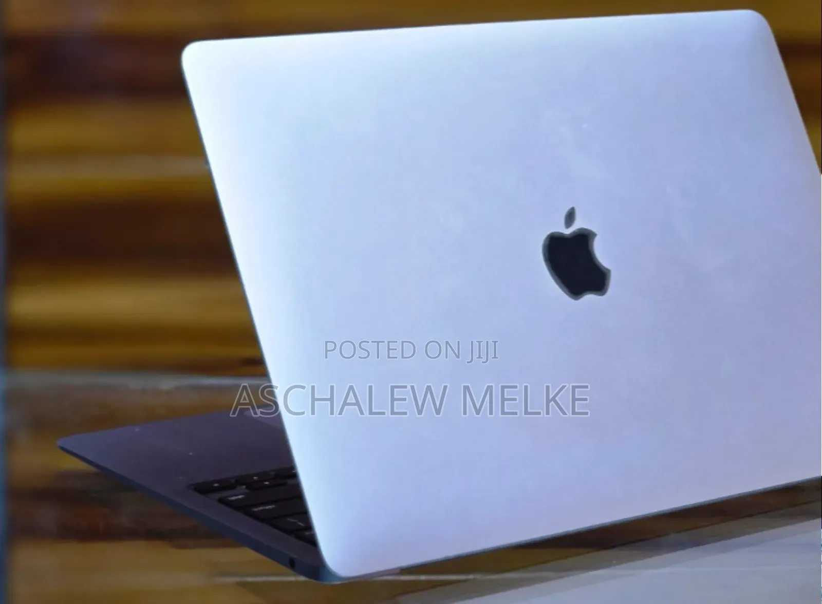 New Laptop Apple MacBook Pro 2020 8GB Intel Core I5 SSD 256GB