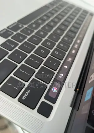 New Laptop Apple MacBook Pro 2020 8GB Intel Core I5 SSD 256GB