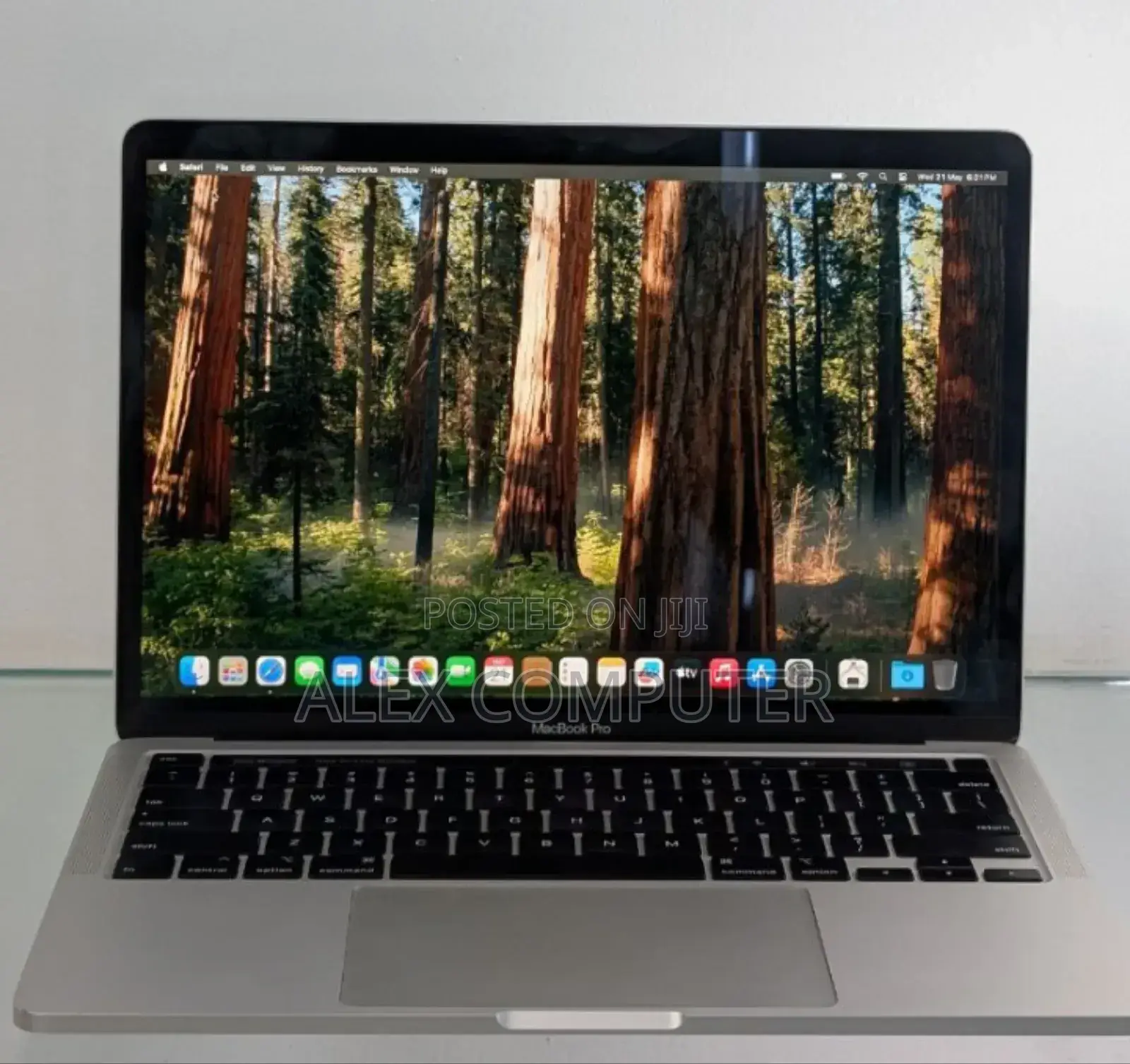 New Laptop Apple MacBook Pro 2020 8GB Intel Core I5 SSD 256GB
