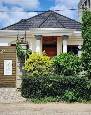 Furnished 5bdrm Villa in Bole for sale